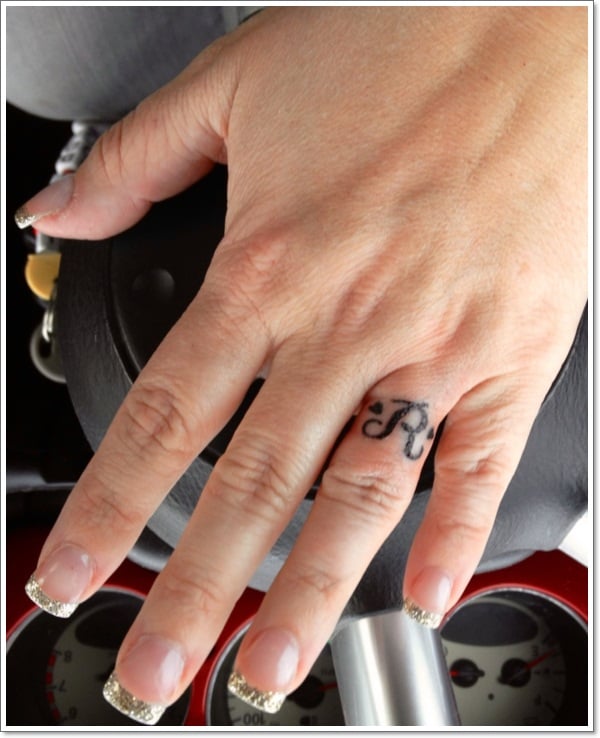 55+ Inner Finger Tattoos Ideas